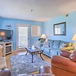 Coastal Hilton Head Resort Condo With Pool Access!
