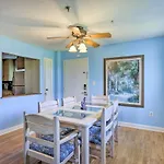 Coastal Hilton Head Resort Condo With Pool Access!