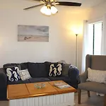Gorgeous 2 Bedroom Condo