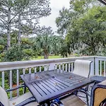 Colonnade Club 158