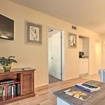 Resort-Style Hilton Head Condo - Walk To Beach!