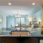 215 Turnberry