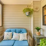 Hilton Head Condo Screened Balcony, Beach Access!