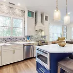 8 Flagg Dr