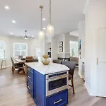 8 Flagg Dr