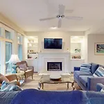 7655 Huntington Villas