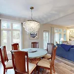 7655 Huntington Villas