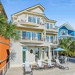 9 Singleton Beach Place- Renovated, Oceanfront, Pool, Elevator, Free Activities Included