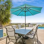 9 Singleton Beach Place- Renovated, Oceanfront, Pool, Elevator, Free Activities Included