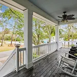 13 Moonshell Rd- Near Ocean,Huge Pool,Fully Fenced Backyard! Free Activities!