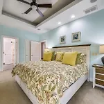 5 Henry Lane- Near Ocean, Private Pool, Pet Friendly, Free Activities Included