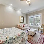 5 Henry Lane- Near Ocean, Private Pool, Pet Friendly, Free Activities Included