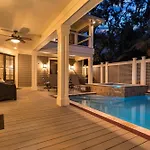Luxury Multi Deck Family Home, Pool & Spa, Walk To Beach, Games