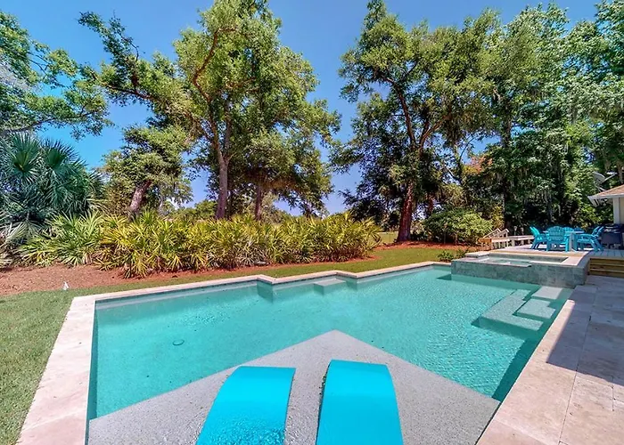 32 Heath Dr