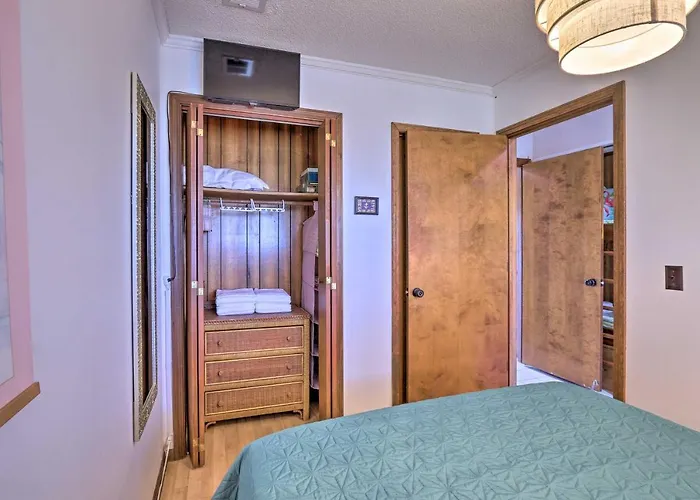 Hilton Head Beach Condo With Pool, Spa And Dining