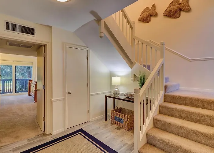 21 Hickory Cove