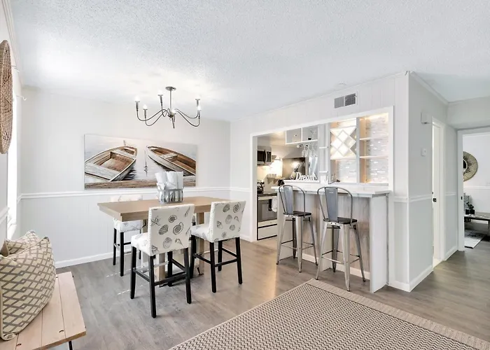Harmony 2Bdr/2 Free Parking/Pool/Pet Friendly/Near All