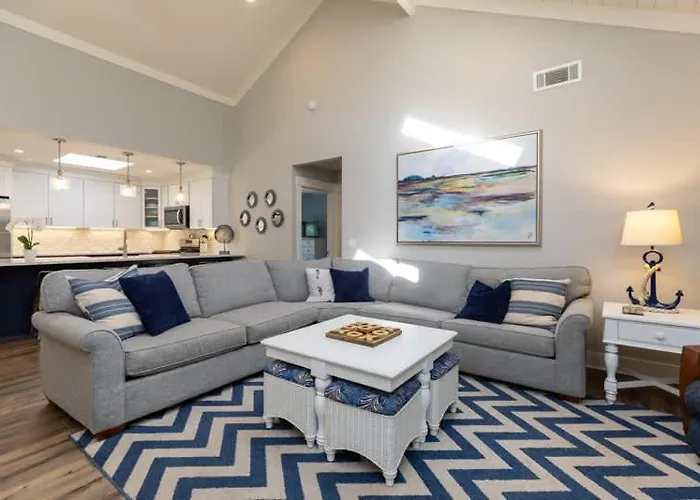 Steps To Sand 3 Bed 2 Bath With Private Pool