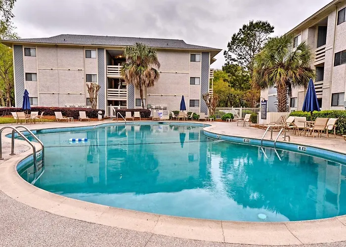 Hilton Head Condo Beach Supplies, Walk To Shore!