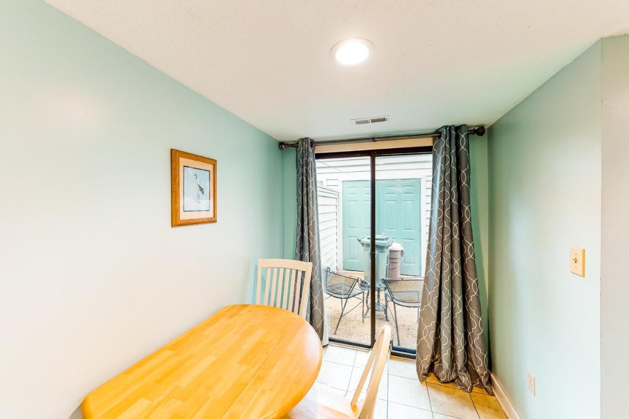 Apartment Greens 203