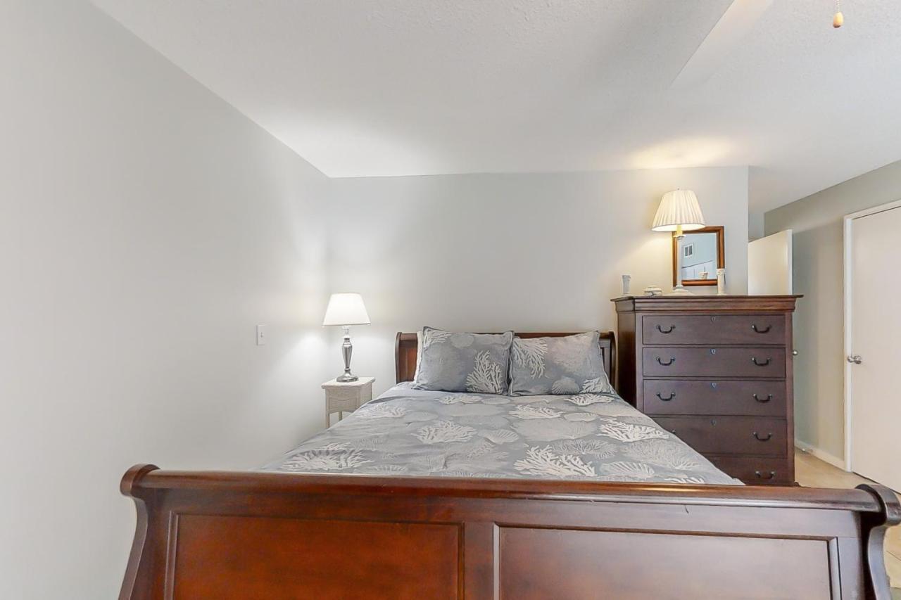 Queens Grant 565 Apartment