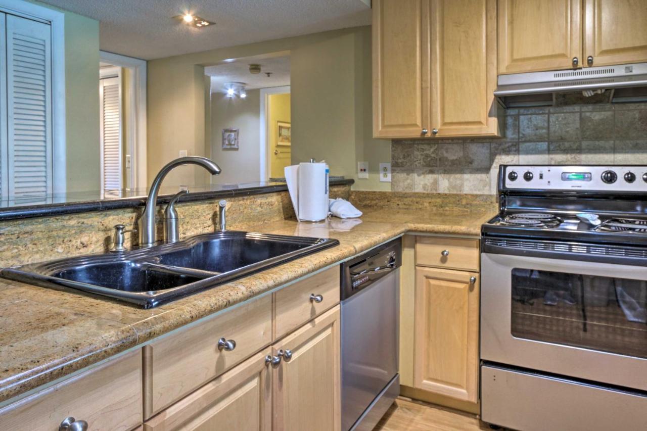 Apartment Coastal Hilton Head With Pool Access!