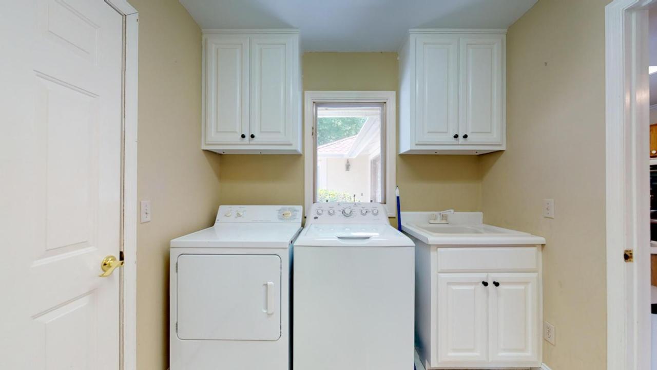 32 Heath Dr
