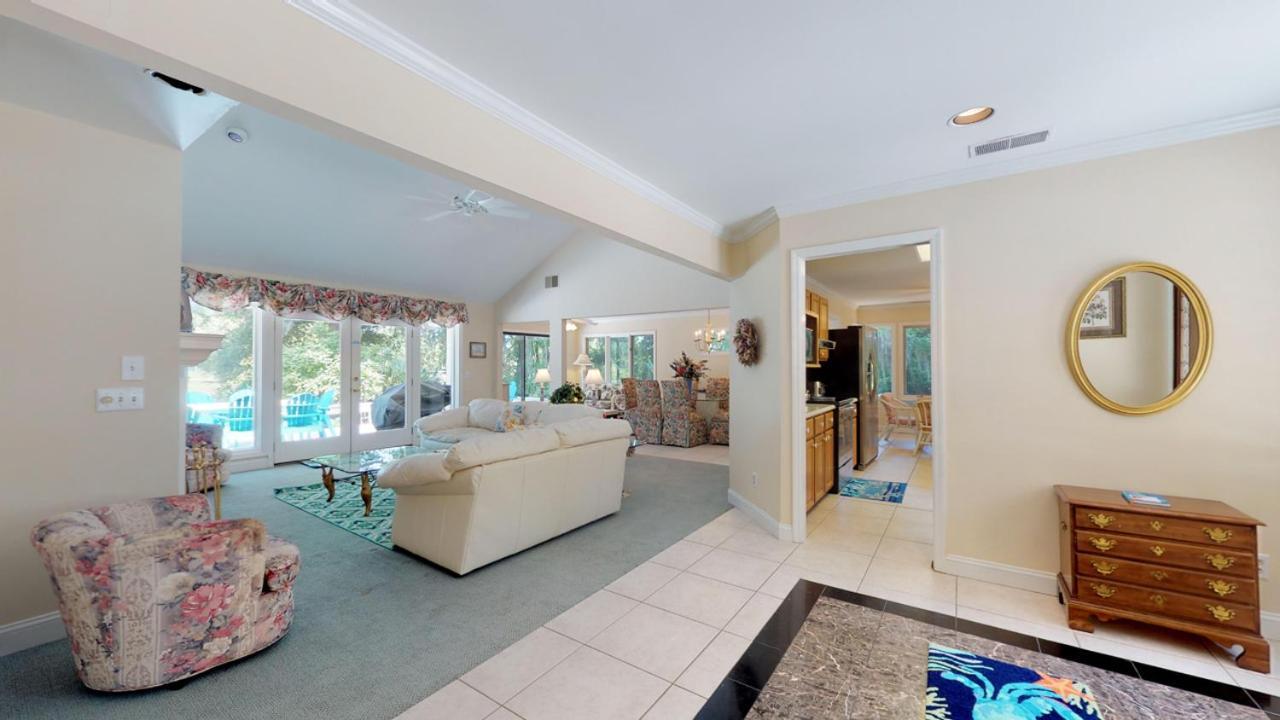 32 Heath Dr *