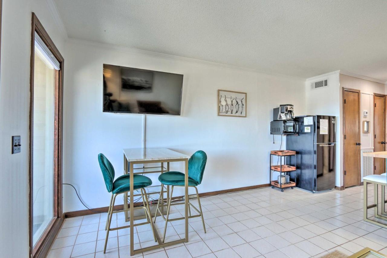 Hilton Head With Pool, And Dining Apartment