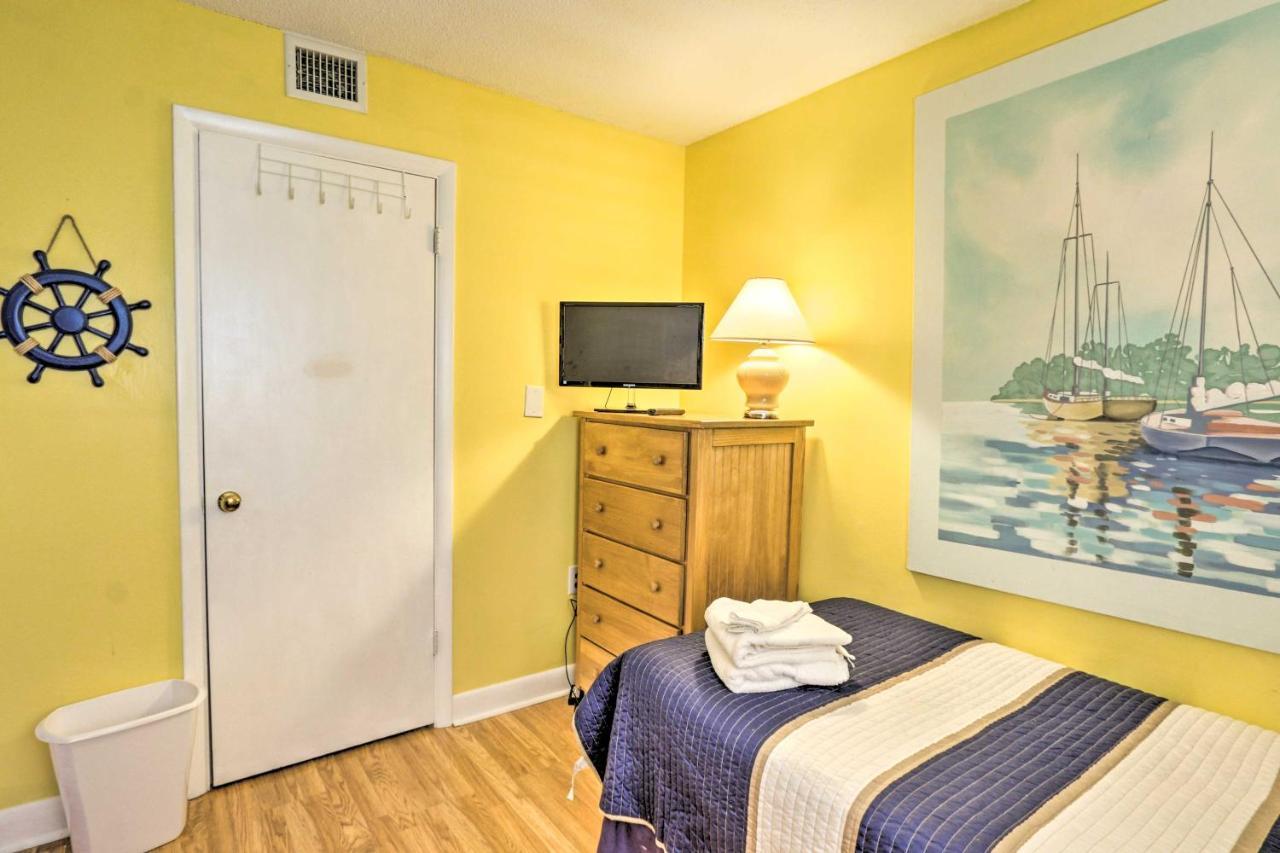 Coastal Hilton Head With Pool Access! Apartment