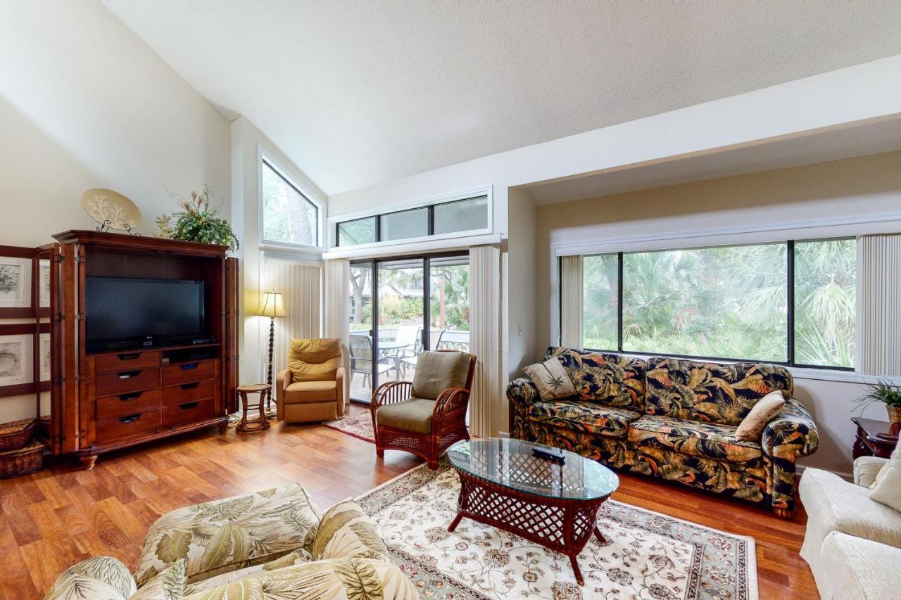 Turnberry 251 Apartment