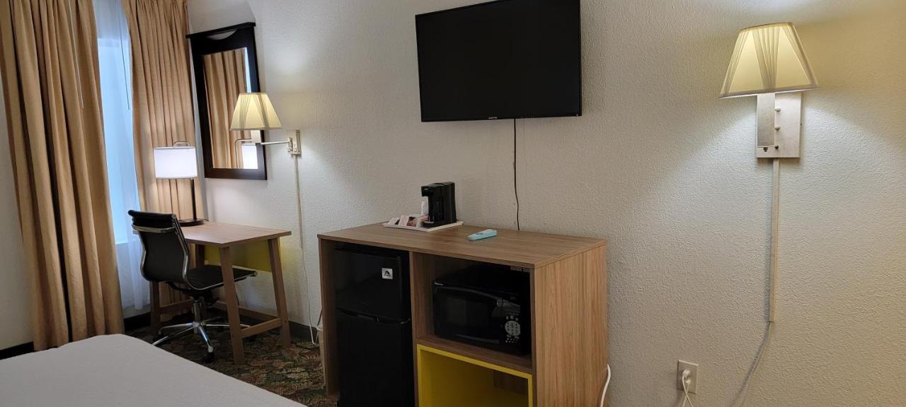 Carolina A Days By Wyndham Hotel 3*
