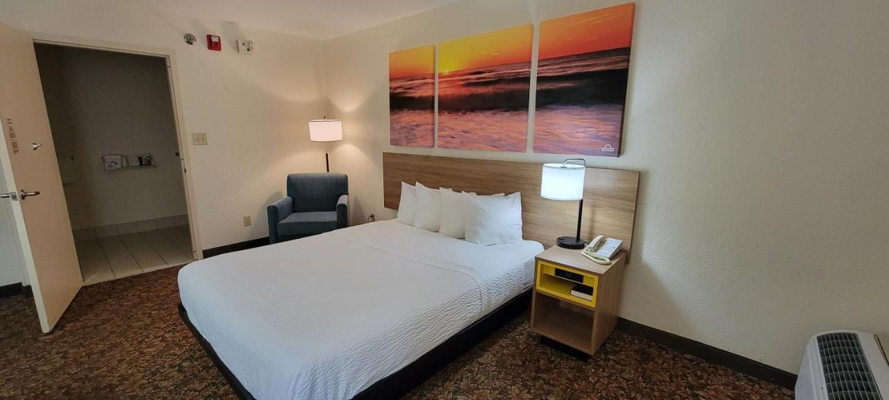 Hotel Carolina A Days By Wyndham Hilton Head Island