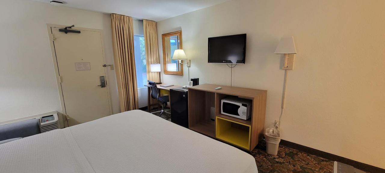 Carolina A Days By Wyndham Hotel 3*