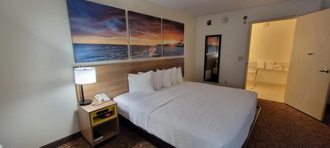Hotel Carolina A Days By Wyndham Hilton Head Island