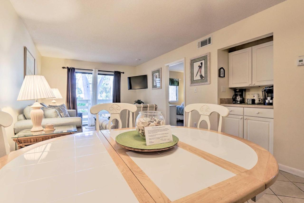 Resort-style Hilton Head - Walk To Beach! Apartment Hilton Head Island
