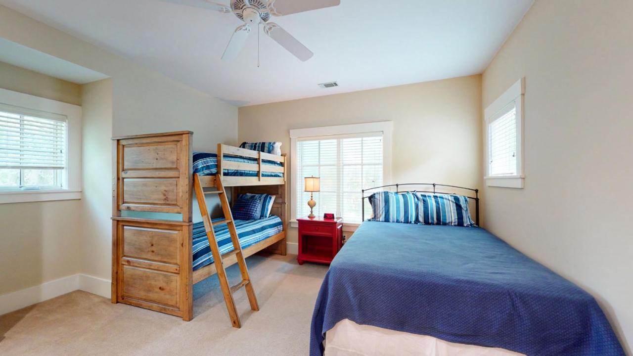 7 Sea Lane Holiday home *