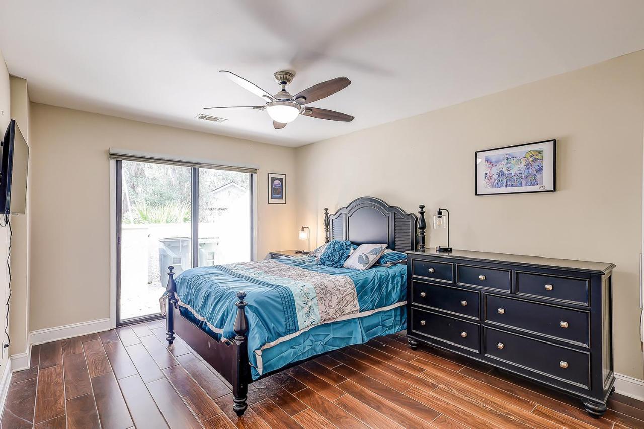 Townhouse Manor 24 *