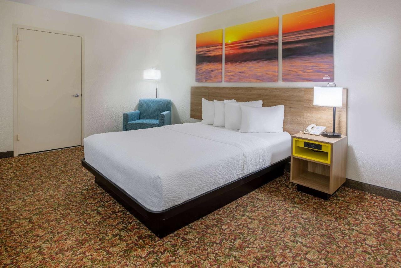 Carolina A Days By Wyndham Hotel 3*