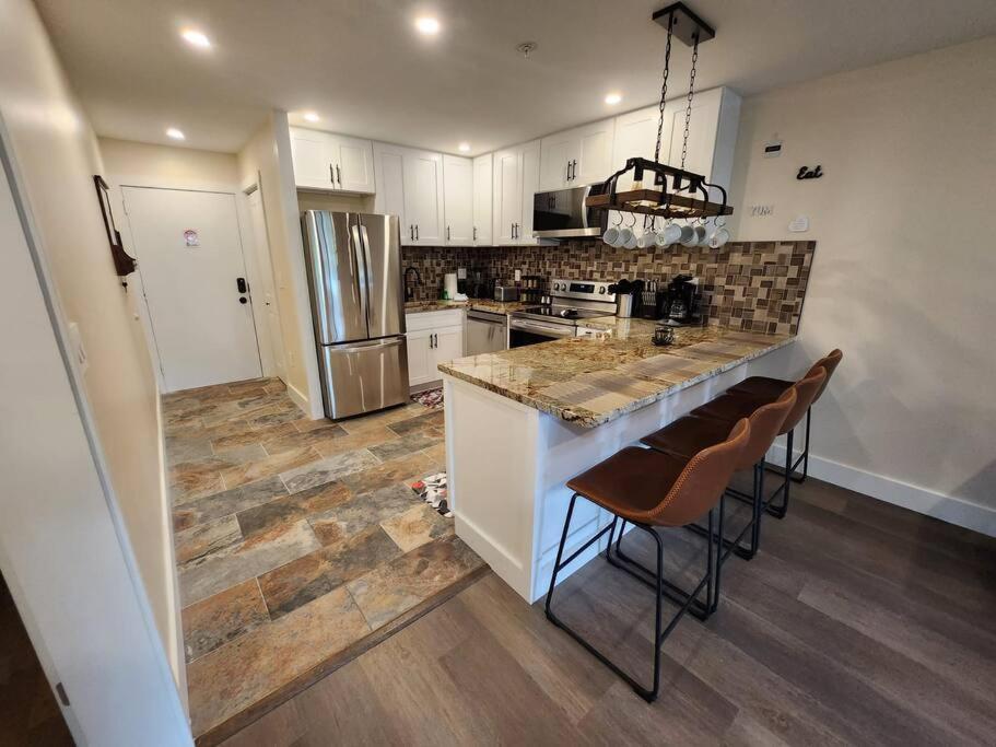 Classy & Comfortable Condo! *