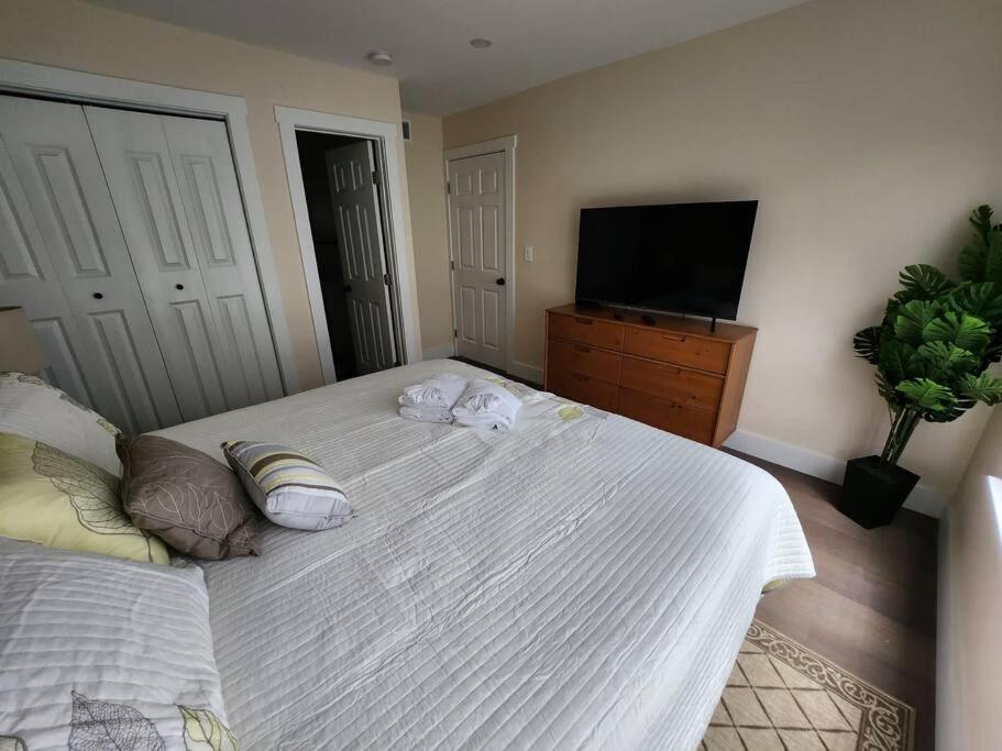 Classy & Comfortable Condo! Apartment *
