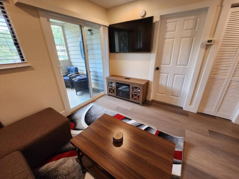 Classy & Comfortable Condo!