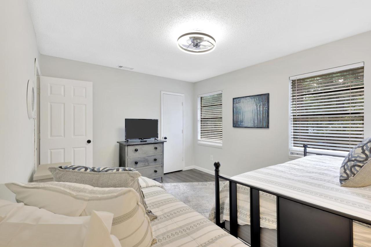 Harmony 2bdr/2 Free Parking/pool/pet Friendly/near *