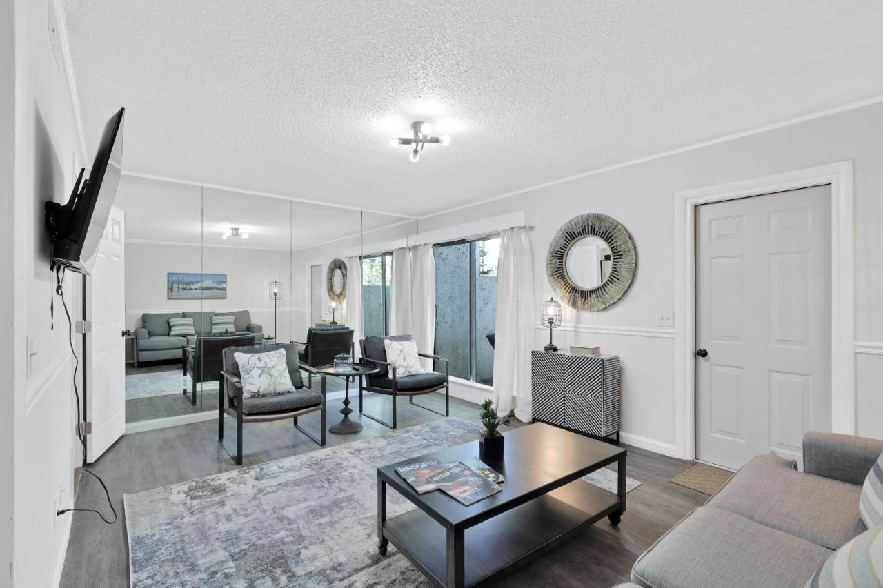 Holiday home Harmony 2bdr/2 Free Parking/pool/pet Friendly/near