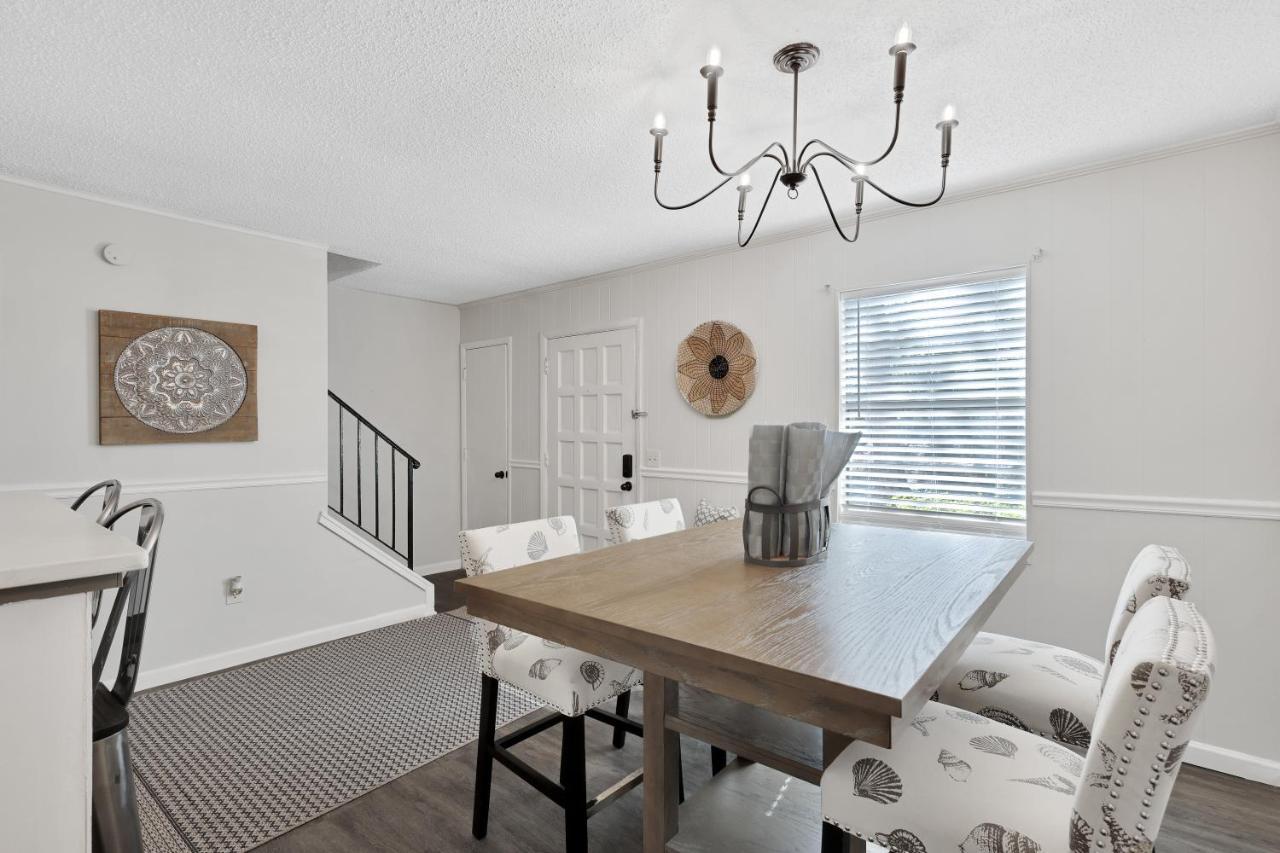 Harmony 2bdr/2 Free Parking/pool/pet Friendly/near Holiday home *