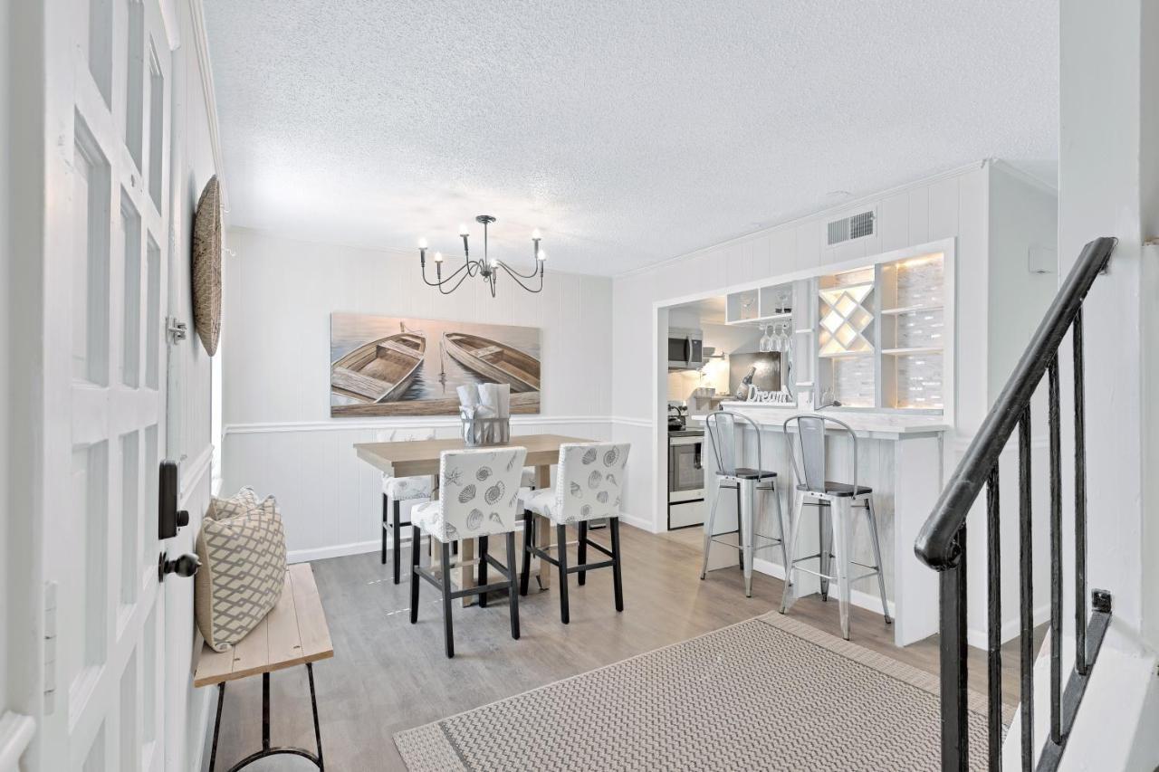 Holiday home Harmony 2bdr/2 Free Parking/pool/pet Friendly/near