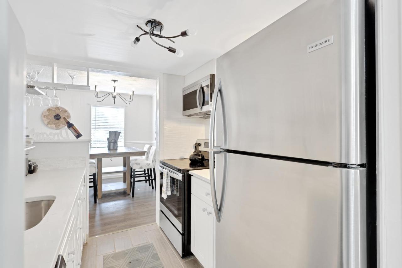 Holiday home Harmony 2bdr/2 Free Parking/pool/pet Friendly/near *