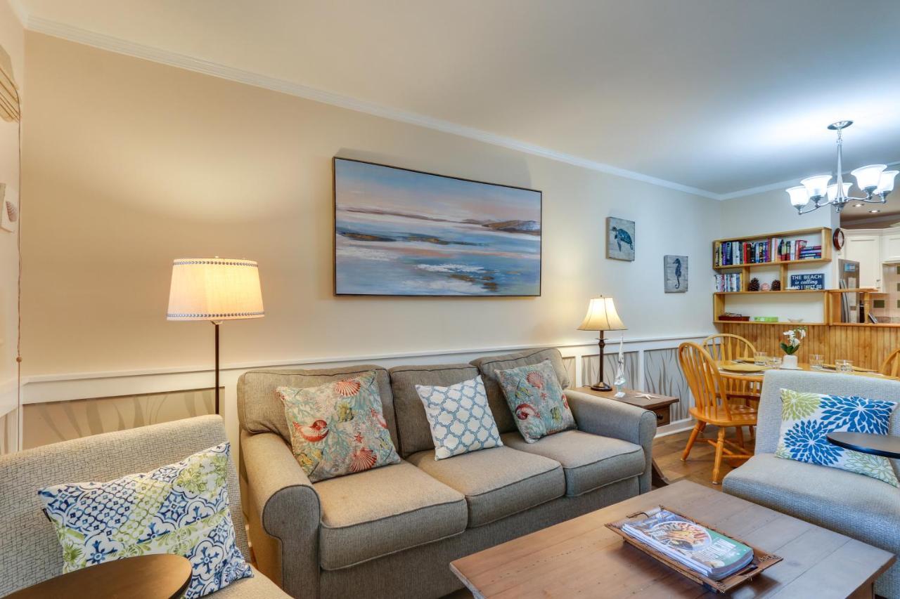 Hilton Head Screened Balcony, Beach Access! *