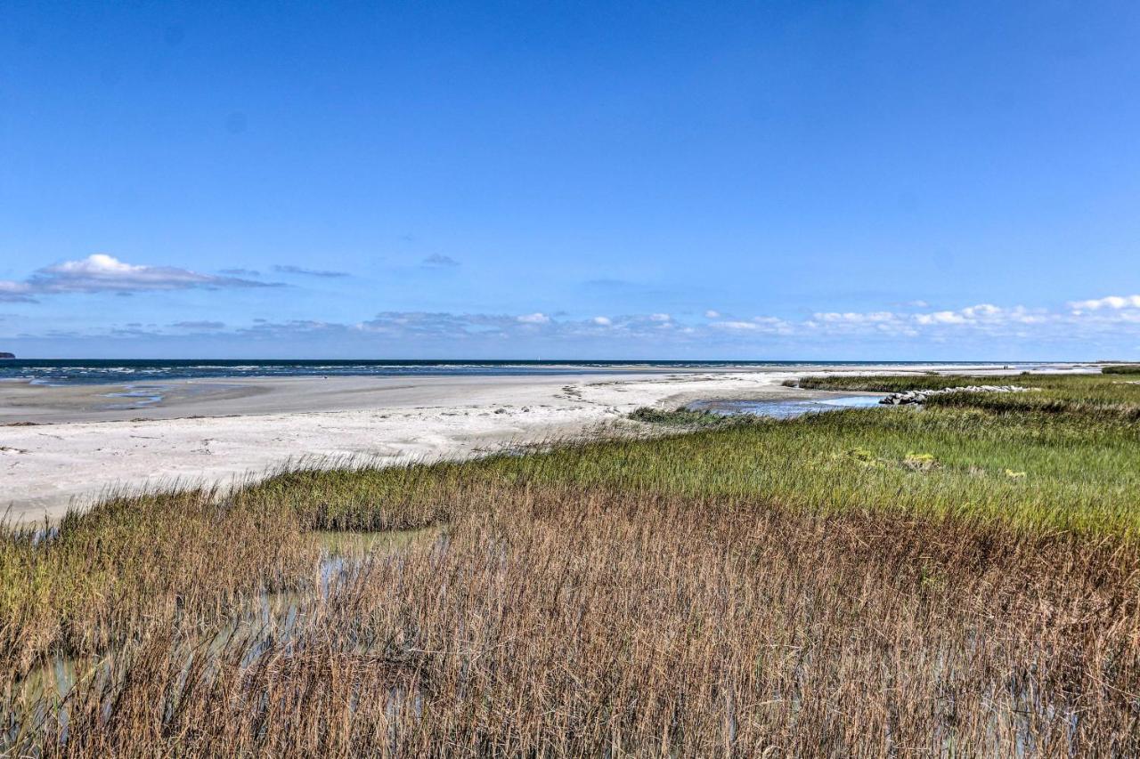 Hilton Head Screened Balcony, Beach Access! Apartment
