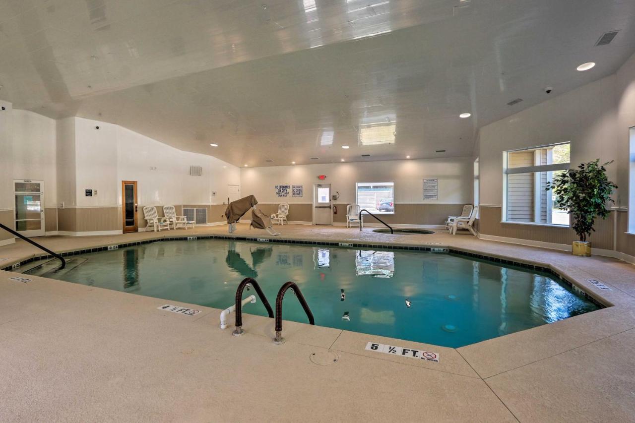Hilton Head Screened Balcony, Beach Access! * Hilton Head Island